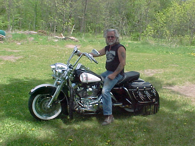 Road King with Iron T saddlebags - Tom - Eleva, WI