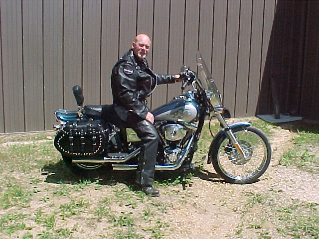 Dyna Wide Glide with Iron Thunder saddlebags - Pat - Eau Claire, WI
